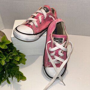 Girl’s Converse Chuck Taylor pink Size 9